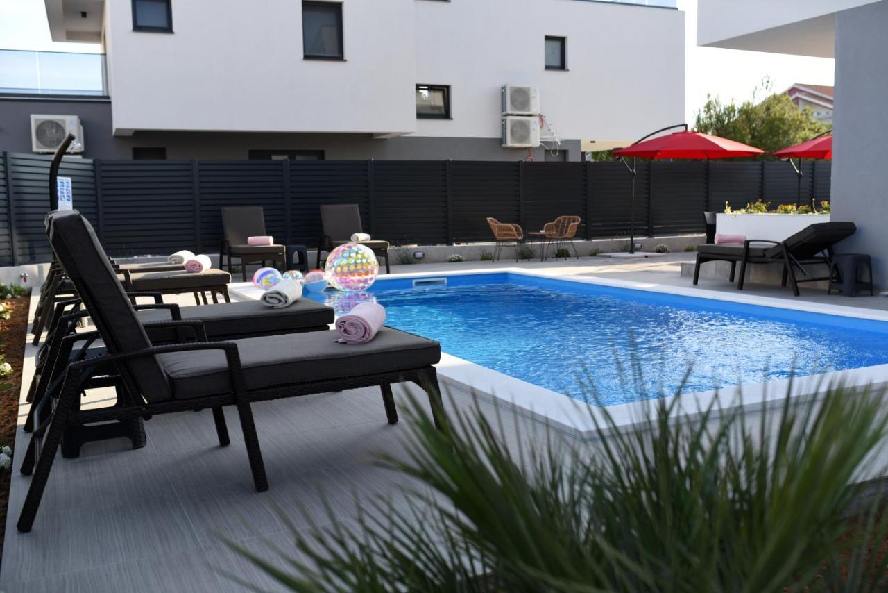 B1Villa 스리마 외부 사진